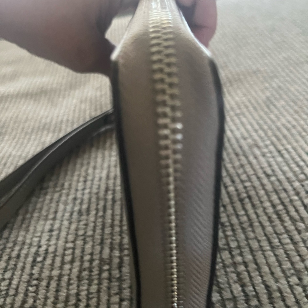 Michael Kors Wallet Solid Pattern And Med Size Au… - image 8